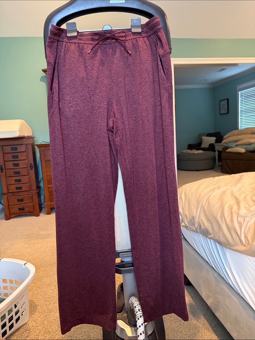 Lululemon Soft Jersey Straight-Leg Mid-Rise Pant Heathered Garnet